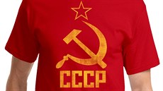 Připomínka totalitního režimu SSSR na tričkách z amerického Wallmartu.