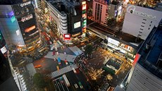 K�í�í se tady t�i trasy metra a sedm vlakových linek. 