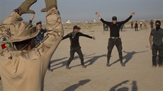 Výcvik iráckých bezpenostních sloek