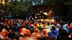 �evnice jsou na své divadlo py�né.