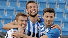 Matěj Končal (vpravo) se raduje z gólu Vítkovic, který vstřelil Martin Macej...