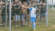 Poté, co fanou�ci Zbrojovky vyspílali vlastním hrá��m, pod�kovali Janu...