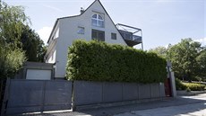 Luxusní vilu na kraji praské tvrti Bílá Hora s výhledem na oboru Hvzda...