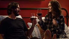 Keanu Reeves a Winona Ryderová ve filmu Ten pravý, ta pravá? (2018)