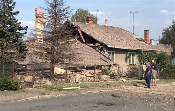 Půl domku na Hřbitovní ulici v Českém Těšíně se po explozi zcela zhroutilo....