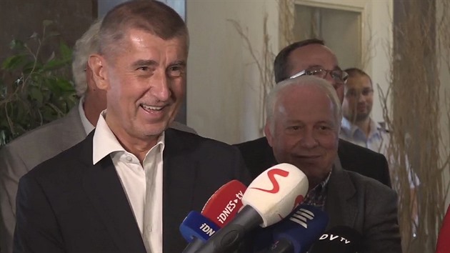 manžel hodinky žena dát kouření