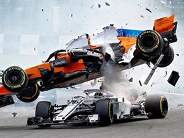 NEHODA. Pi Velké cen Belgie formule 1 vymrtil stet v první zatáce závodu...