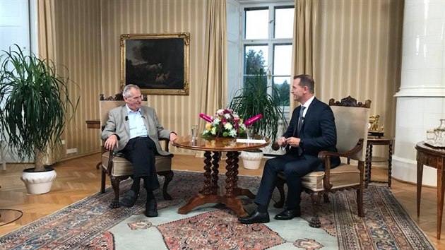 Po letn pestvce se prezident Milo Zeman vrtil na obrazovce TV Barrandov pi poadu Tden s prezidentem.