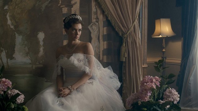 Vanessa Kirby jako princezna Margaret v serilu The Crown (2017)