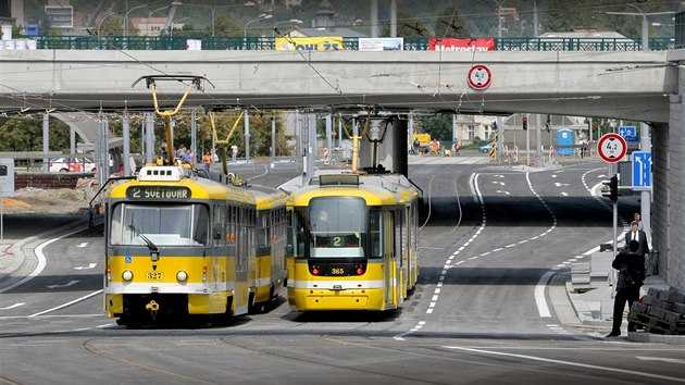 Mikulsk tda v Plzni, dleit vpadovka na esk Budjovice, se po dvou letech rekonstrukce a pestavb most u hlavnho vlakovho ndra opt otevela. (31. 8. 2018)