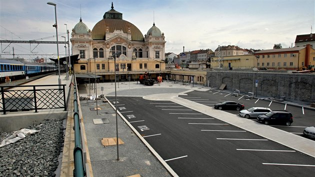 Mikulsk tda v Plzni, dleit vpadovka na esk Budjovice, se po dvou letech rekonstrukce a pestavb most u hlavnho vlakovho ndra opt otevela. (31. 8. 2018)