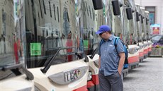 Na Masarykov námstí v Jihlav ve tvrtek byly k vidní nové autobusy Iveco...