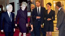 Princezna Diana v roce 1996 a vévodkyn Meghan v roce 2018
