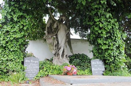 Krnov se rozhodl opravit hrobku zakladatele varhanáské firmy Otty Riegra.
