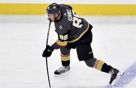 Obránce Vegas Golden Knights Nate Schmidt dostal od NHL suspendaci na 20 zápas...