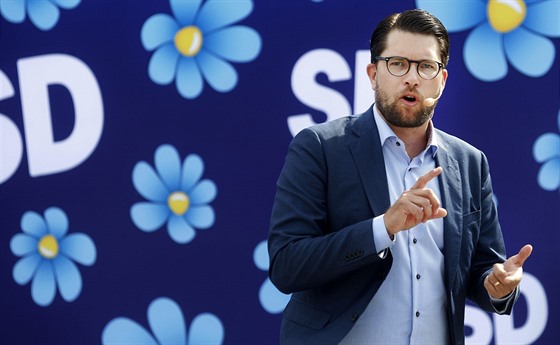 Šéf Švédských demokratů Jimmie Akesson agituje v Sundsvallu (17. srpna 2018)