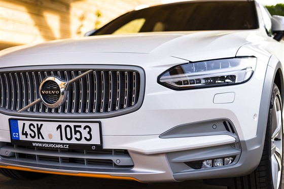 Volvo V90 Cross Country je jednou z nejdostupnjích cest, jak získat vz se...