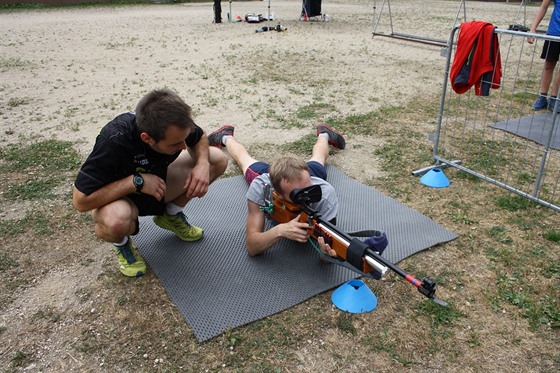 Trenér Jan Válka dohlí�í na redaktora.