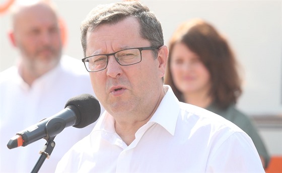 Ministr kultury Antonín Stank pi zahájení volební kampan SSD ve Stochov.
