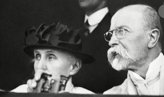 Prezident Tomá Garrigue Masaryk s manelkou Charlottou.