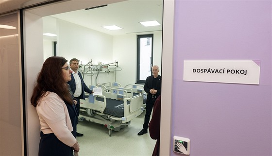 V olomoucké fakultní nemocnici byla na začátku září slavnostně otevřena nová budova II. interní kliniky gastroenterologie a geriatrie za téměř 400 milionů korun. Nyní se do ní celá klinika přesunula.