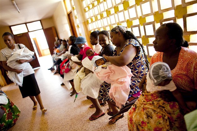 Budoucí výdělky dětí v chudších zemích ohrožuje slabé školství i jejich zdraví