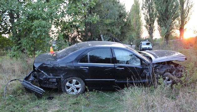 Neznámý idi se zmocnil mercedesu a na okraji Olomouce nebezpen pedjídl v...