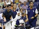 Emotivní Novak Djokovi bhem tvrtfinále US Open.