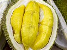 Durian má velikost fotbalového míe.
