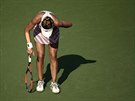 Vyerpaná Lesja Curenková v osmifinále US Open.