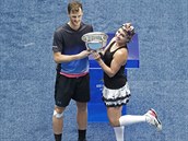 Jamie Murray z Velk Britnie a Amerianka Bethanie Mattekov-Sandsov se...