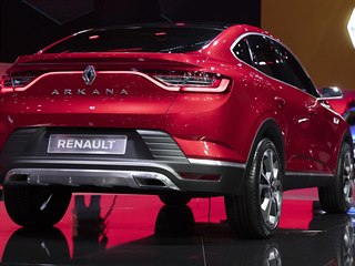 Kupé SUV Renault Arkana při premiéře na autosalonu v Moskvě