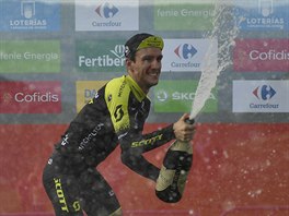 Simon Yates po triumfu ve trnct etap Vuelty.