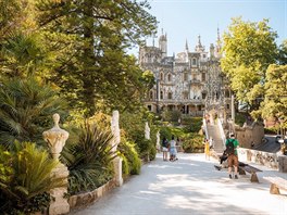 Romantický palác Quinta da Regaleira stojí u historického centra portugalského...