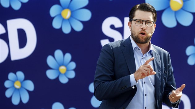 Šéf Švédských demokratů Jimmie Akesson agituje v Sundsvallu (17. srpna 2018)