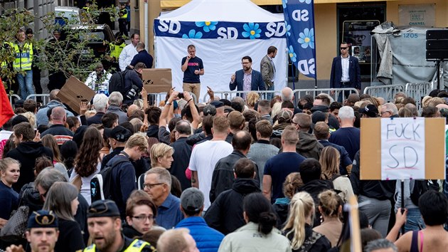 Šéf Švédských demokratů Jimmie Akesson agituje v Malmö (31. srpna 2018)