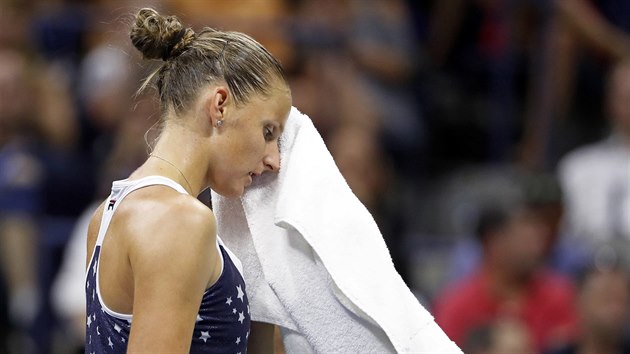 CO S TM? Tenistka Karolna Plkov prohrla tvrtfinle US Open se Serenou Williamsovou.