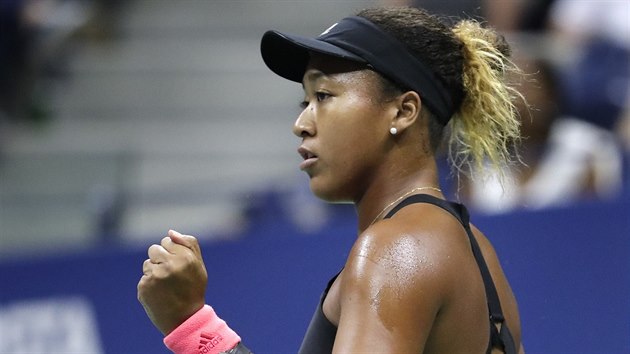Japonsk tenistka Naomi sakaov slav prolomen servisu Sereny Williamsov ve finle US Open.