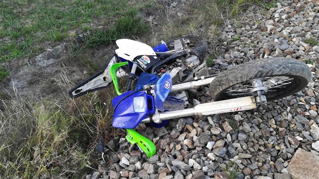 Na Táborsku srazil vlak motorkáře, po nehodě zemřel.