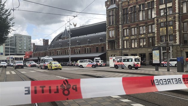 Policie postelila tonka na ndra v Amsterodamu, kter pobodal dva lidi (31. srpna 2018).