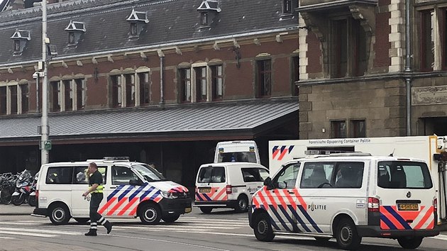 Policie postelila tonka na ndra v Amsterodamu, kter pobodal dva lidi (31. srpna 2018).