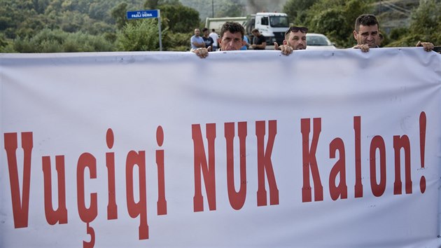 Kosovt Albnci zablokovali srbskmu prezidentovi silnici do srbsk osady v Kosovu (9.9.2018)