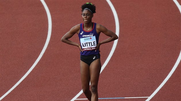 Američanka Shamiar Littleová doběhla závod na 400 metrů překážek.