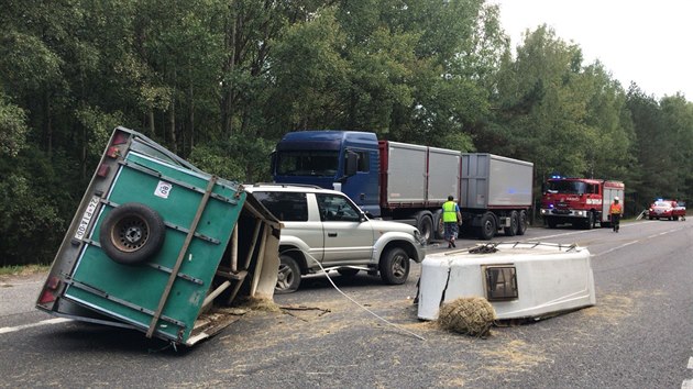 Na silnici u Pbrami s pevrtil pvs s komi. (6.9.2018)