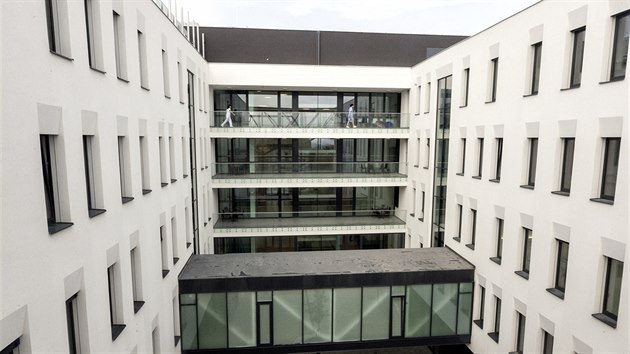 V olomoucké fakultní nemocnici byla slavnostně otevřena nová budova II. interní kliniky gastroenterologie a geriatrie za téměř 400 milionů korun.