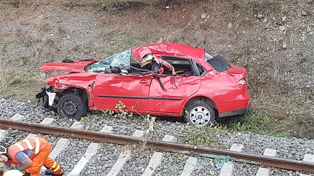 Mrtvou enu v aut nali dnes po poledni pracovnci drah v Plasch na Plzesku.