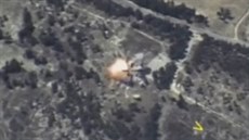 Ruská armáda zveejnila zábry z nálet na cíle v syrské provincii Idlib (5....