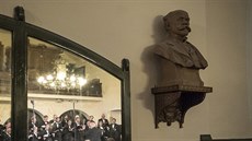 V sále praského spolku Hlahol, jeho historie je rovn spojena s Antonínem...