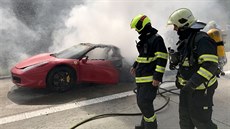 Na Praském okruhu vzplálo ferrari. (4. záí 2018)