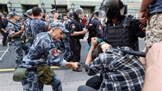 Ruské regionální volby zastínily protesty zejména proti dchodové reform...